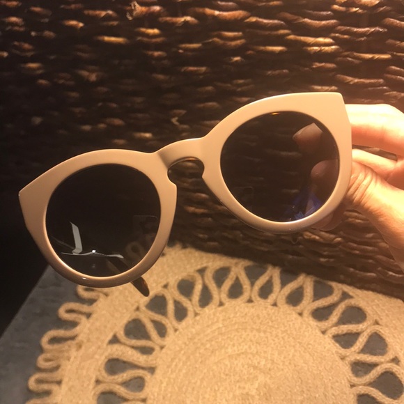 🎉 🎉 HP 🎉🎉  7 for all mankind sunglasses 🕶 - Picture 6 of 7